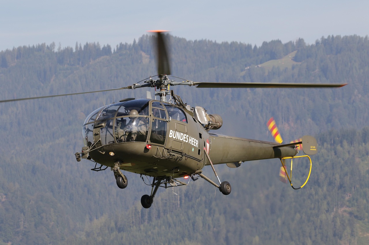 誰が？なぜ？：加害者像と動機の可能性